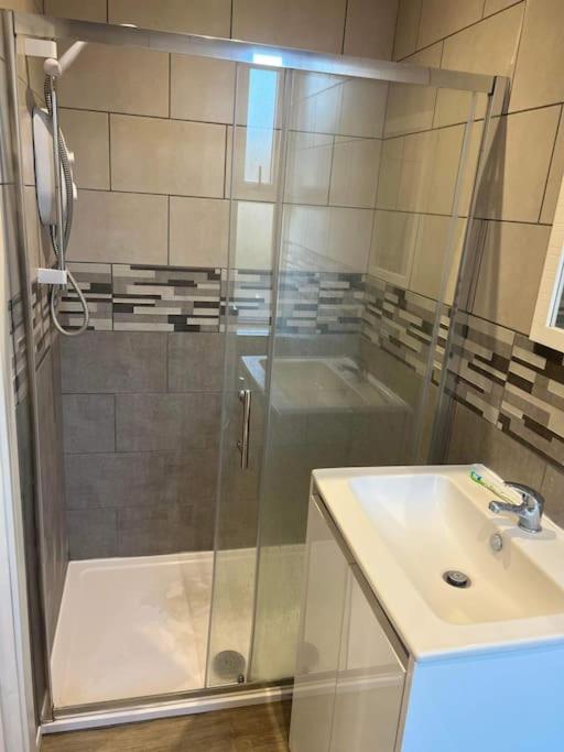 1 Bedroom Flat, Fully Furnished Kingston upon Hull Exterior photo